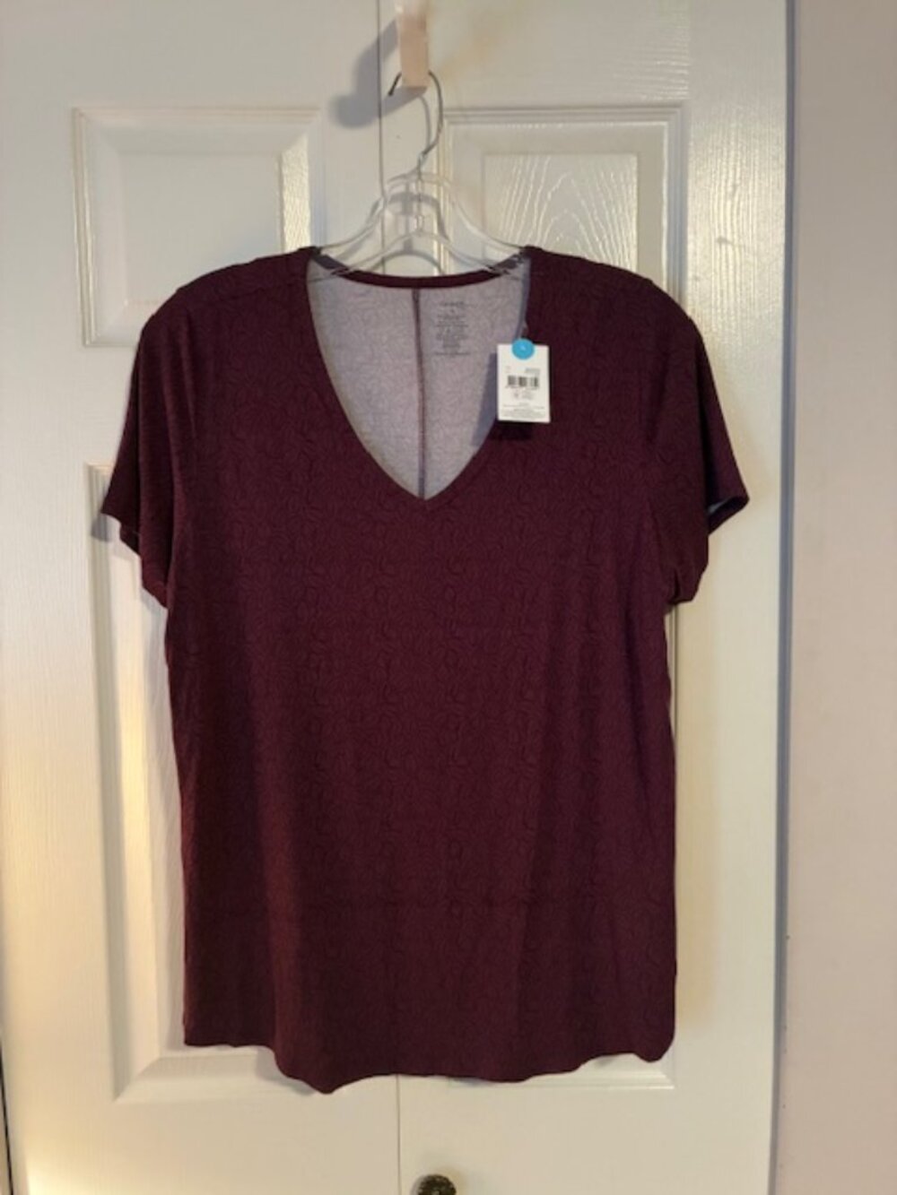NWT Size 1X George Plus Grape Wine Leaf Print V-Neck Short Sleeve Tee